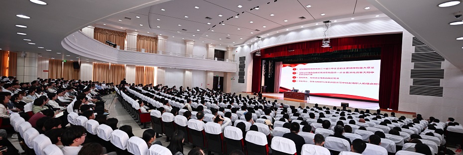 省委常委，省政府党组副书记、常务副省长巴特尔到我校讲授思政课